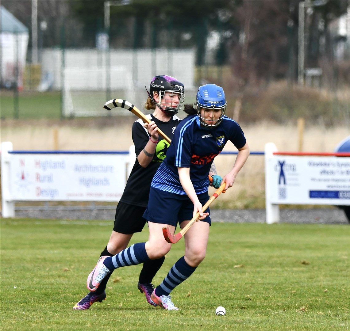 Zoe Reid (right) in action for Badenoch.