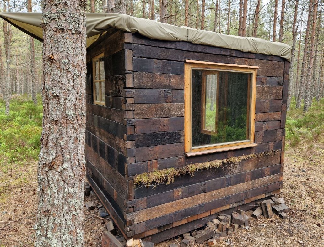 HAS TO GO: The hut at the centre of the controversy in Baddengorm Woods.