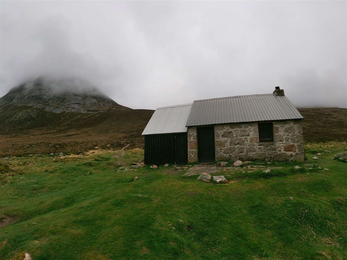 Corrour bothy in the Lairig Ghru.