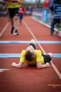 Running to the limit. Picture: Callum Mackay..