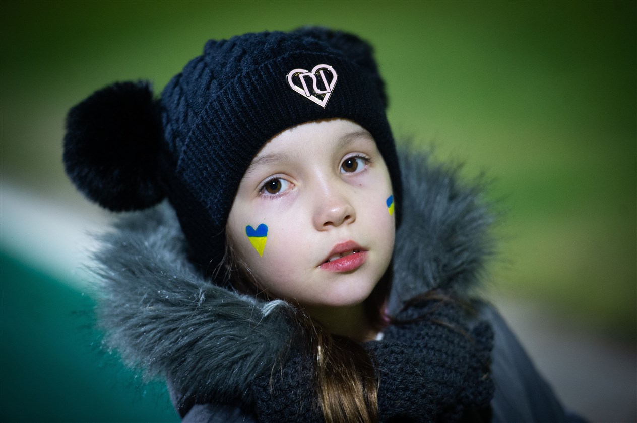 Girl with painted face. Picture: Callum Mackay..