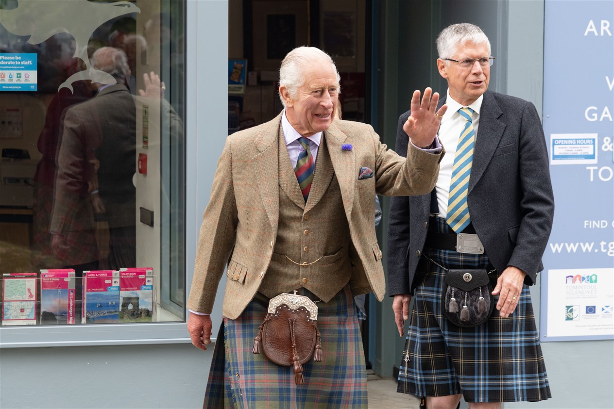 King Charles III visits Tomintoul with Lord-Lieutenant of Banffshire Andrew Simpson. Picture: Beth Taylor.