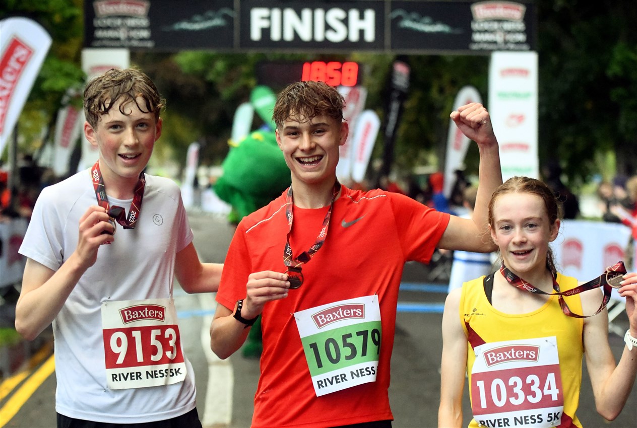 Douglas McDonald came 3rd, Roy Taylor came 1st and Lois Macrae came 2nd. Picture: James Mackenzie.