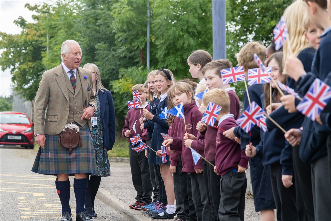 King Charles III meeting the primary school pupils. Picture: Beth Taylor.