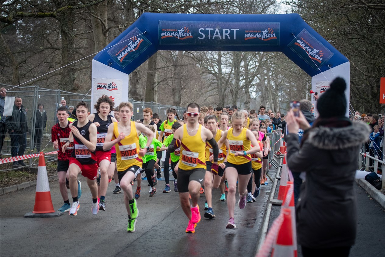 Start of the 5K. Picture: Callum Mackay..