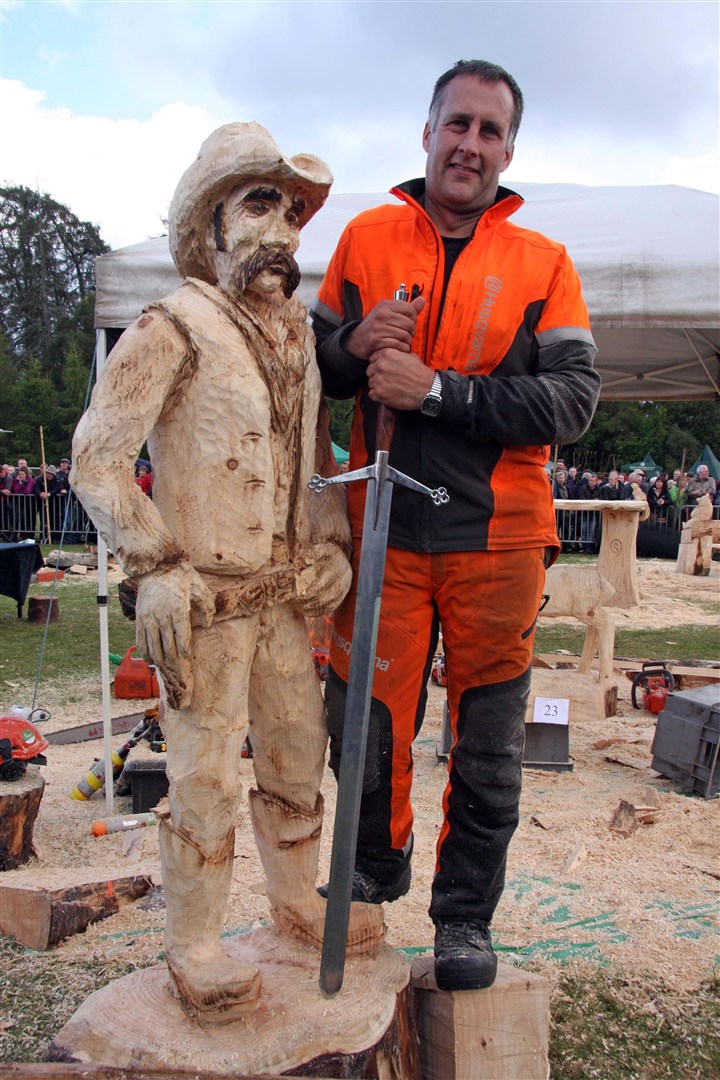 Carve Carrbridge 2014 winner Pete Bowsher.