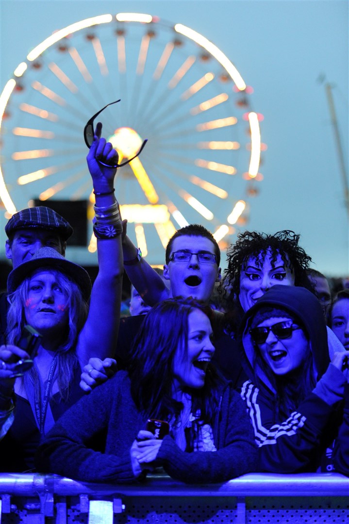 Saturday night crowd at RockNess in 2011