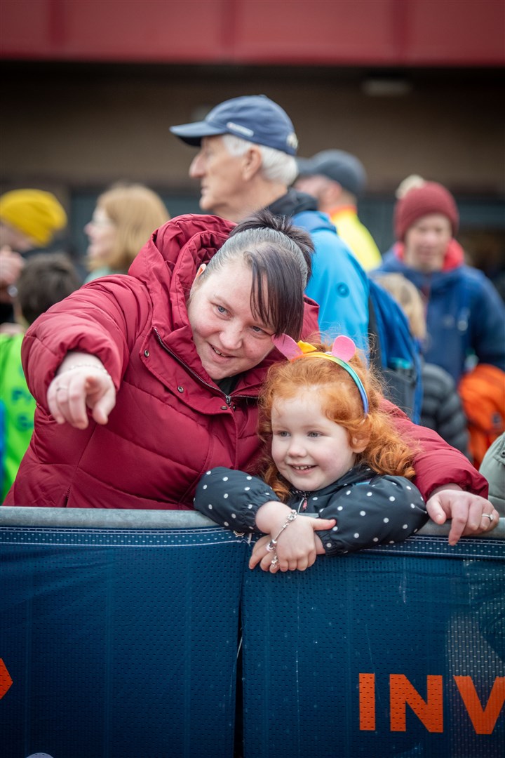 Nikki and Ellie McClymont. Picture: Callum Mackay..