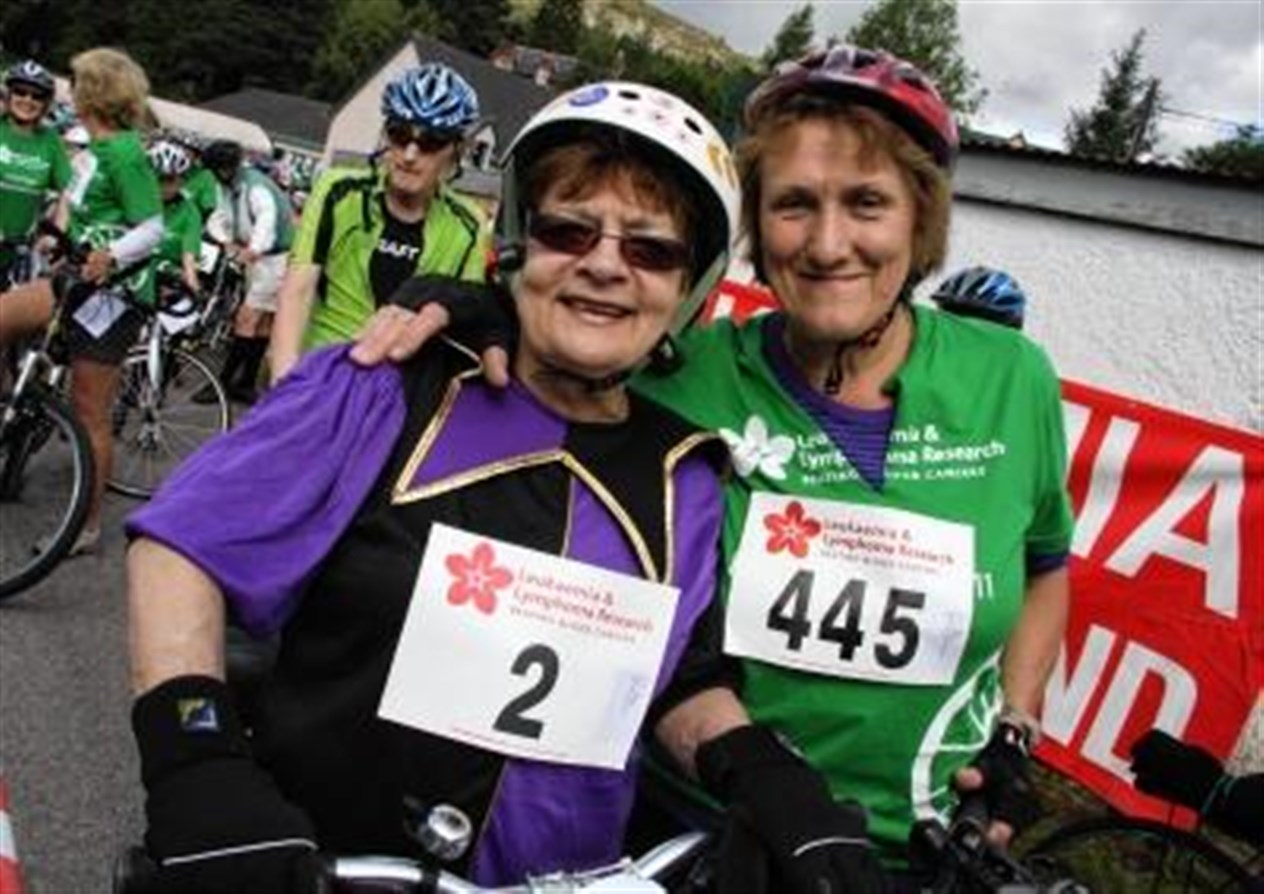 Veterans Gwynneth Wright and Margaret Gowans.