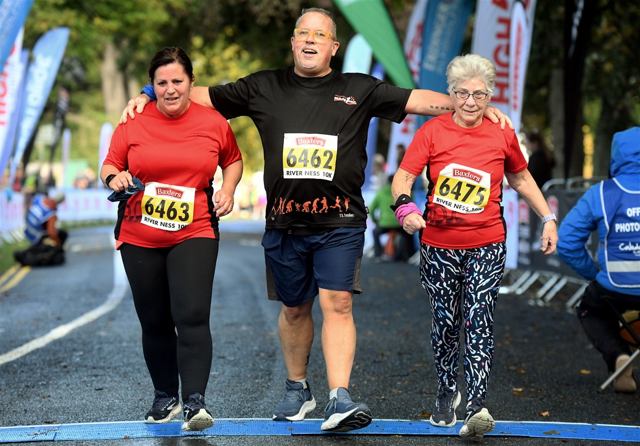 Crossing the line together. Picture: James Mackenzie.