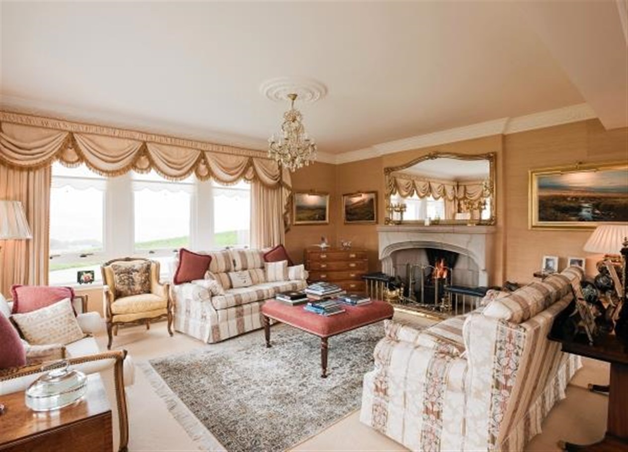 The lounge at Garvault Lodge