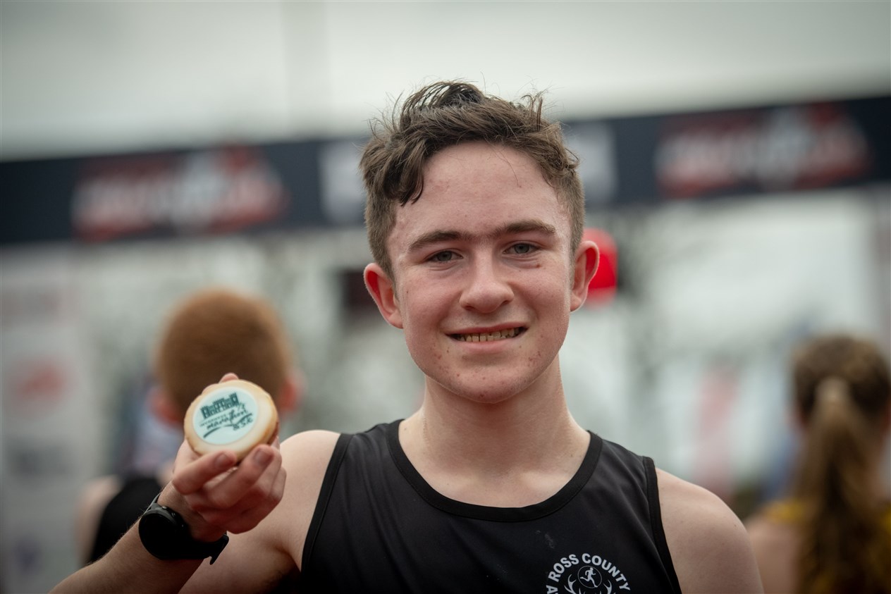 Boys 5k ..winner Lachlan Thomas...Picture: Callum Mackay..
