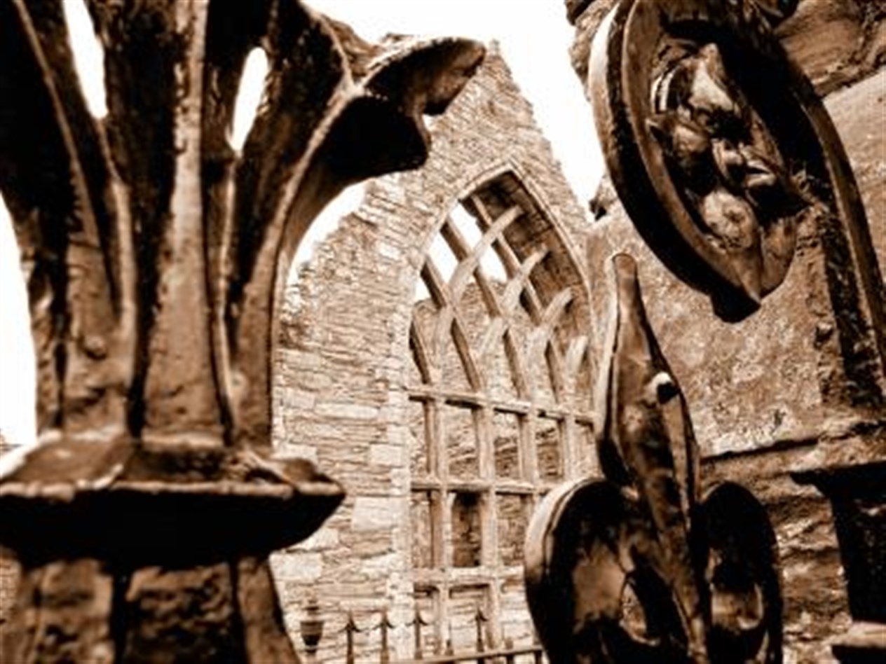 Old St Peter's Church by Tracy Mackay of Thurso.