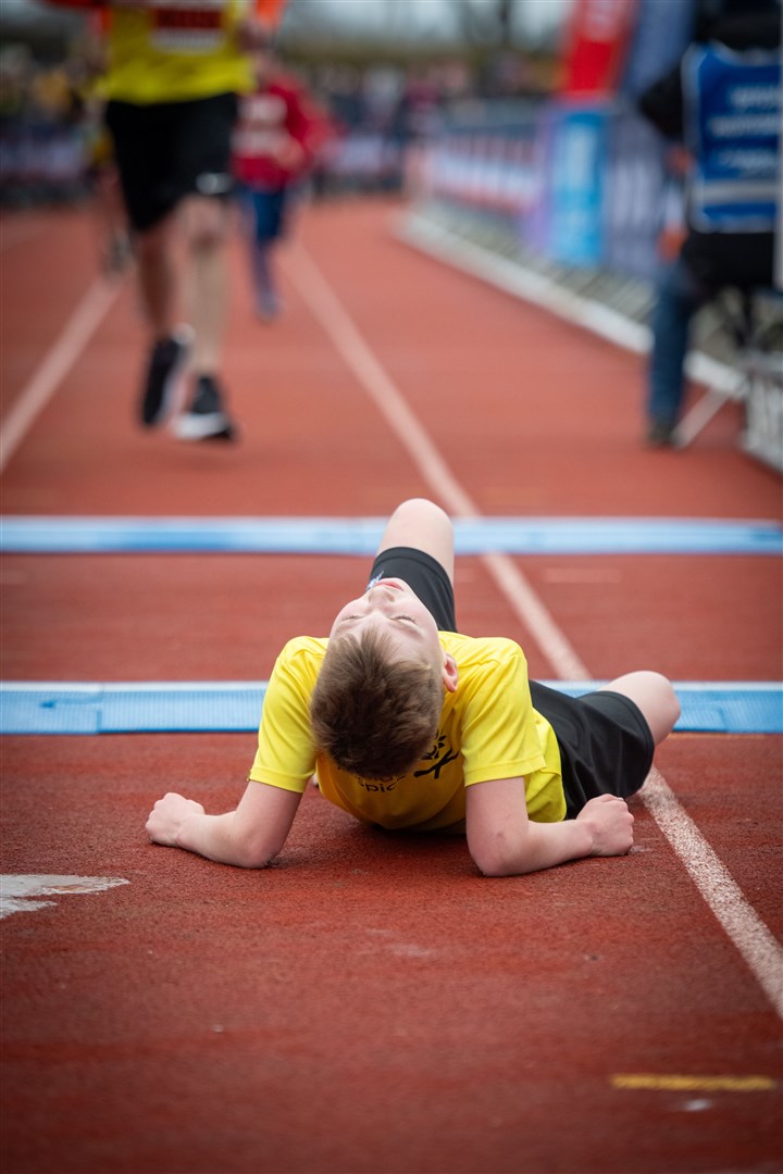 Running to the limit. Picture: Callum Mackay..
