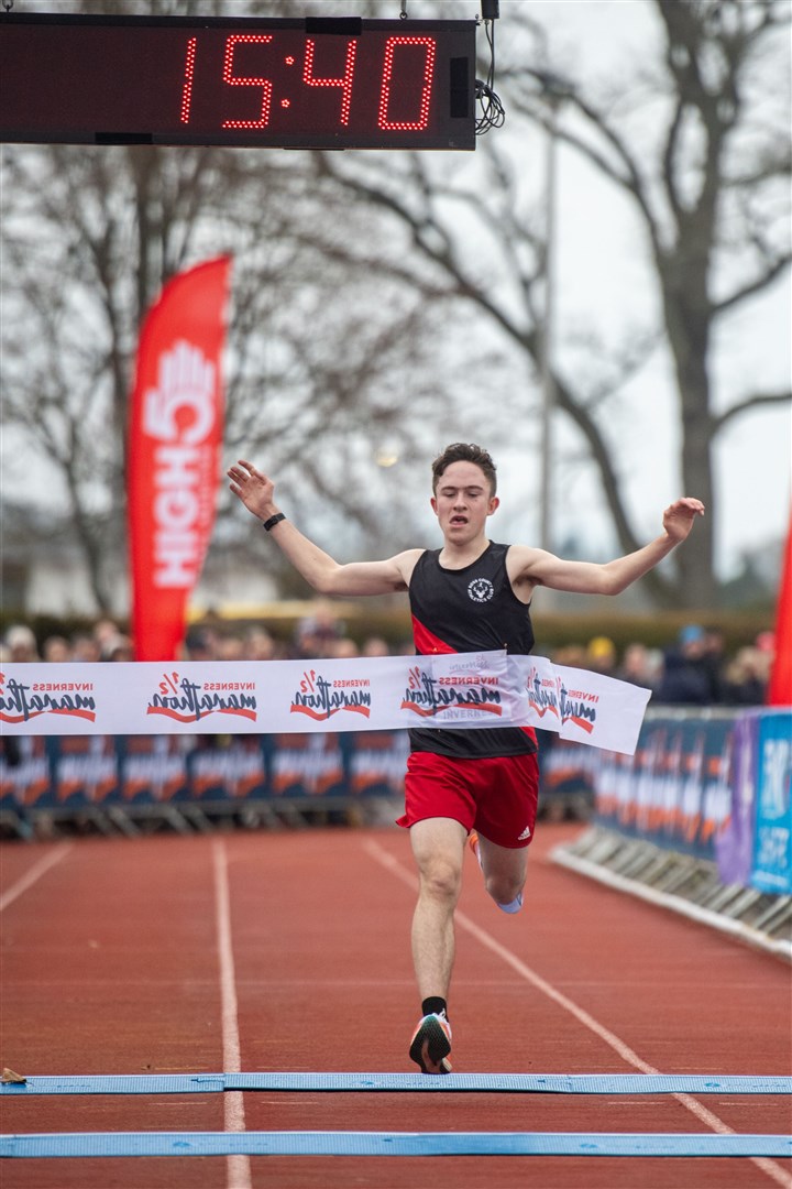 Boys 5k ..winner Lachlan Thomas...Picture: Callum Mackay..
