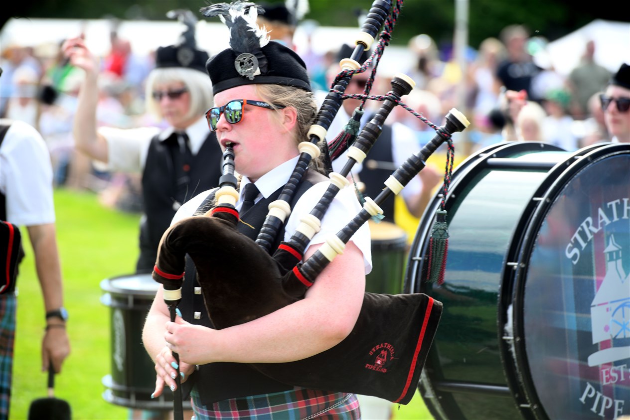 The pipes and drums strike up at the Grantown Show. Picture: James Mackenzie.
