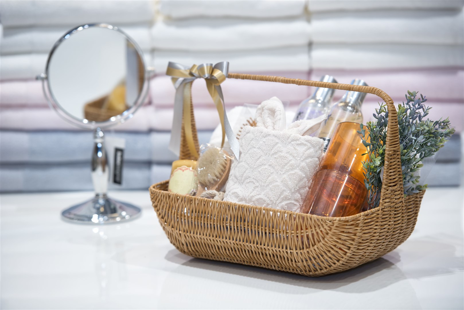 A personalised pamper hamper is a perfect gift to treat the special woman in your life.