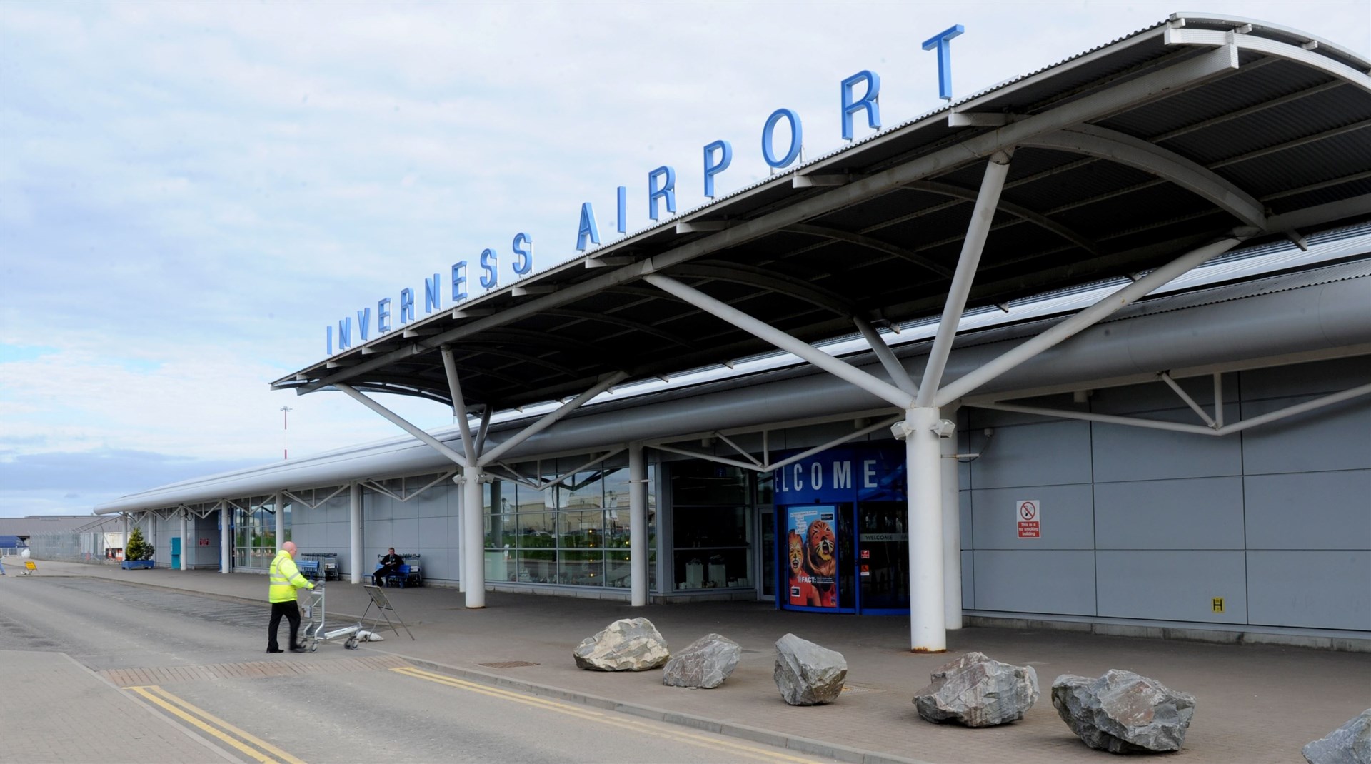 Inverness Airport new grass bank. location picture. ..Picture: Alasdair Allen. Image No.....