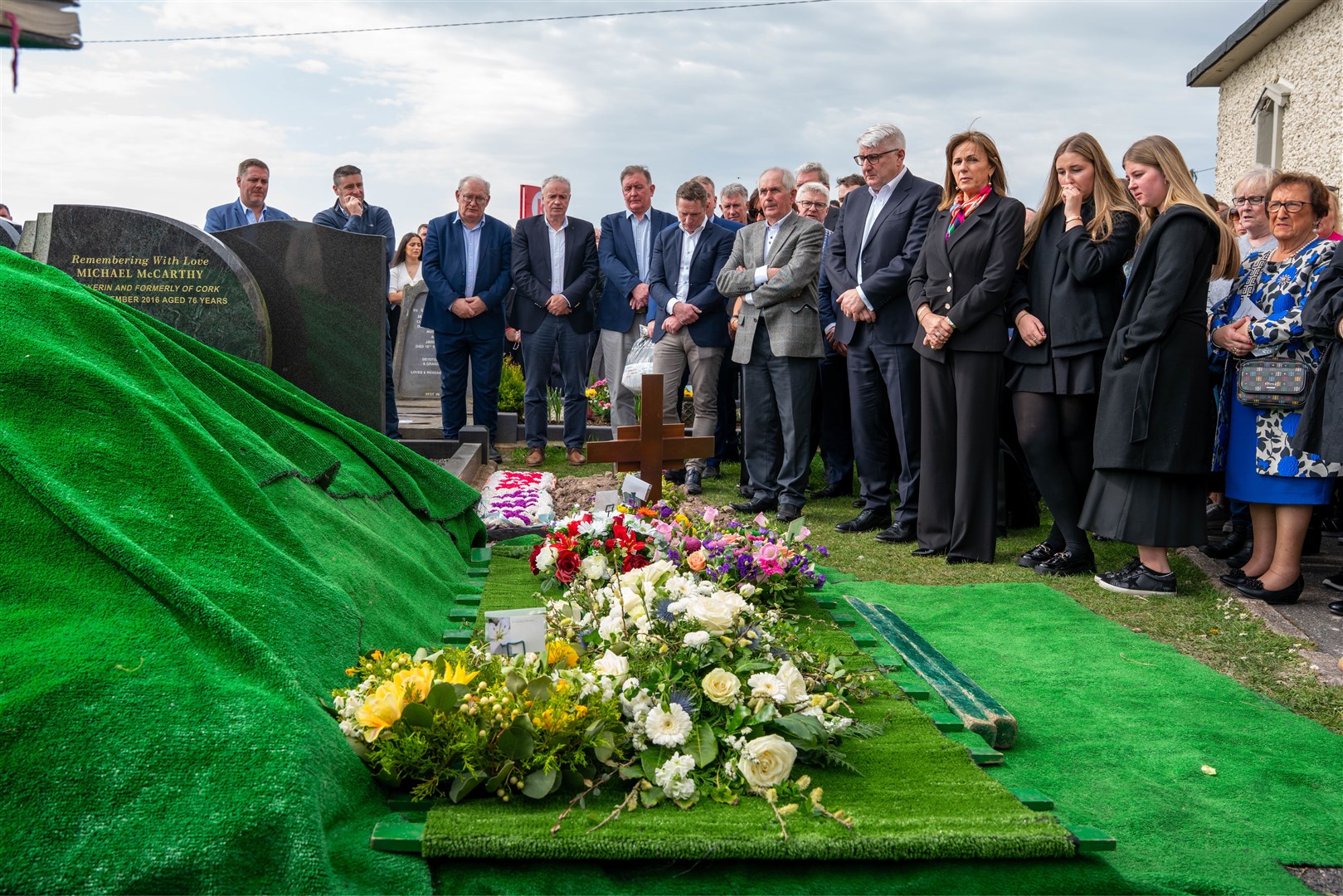 Mourners attend the burial of Mick O’Dwyer (Noel Sweeney/PA)