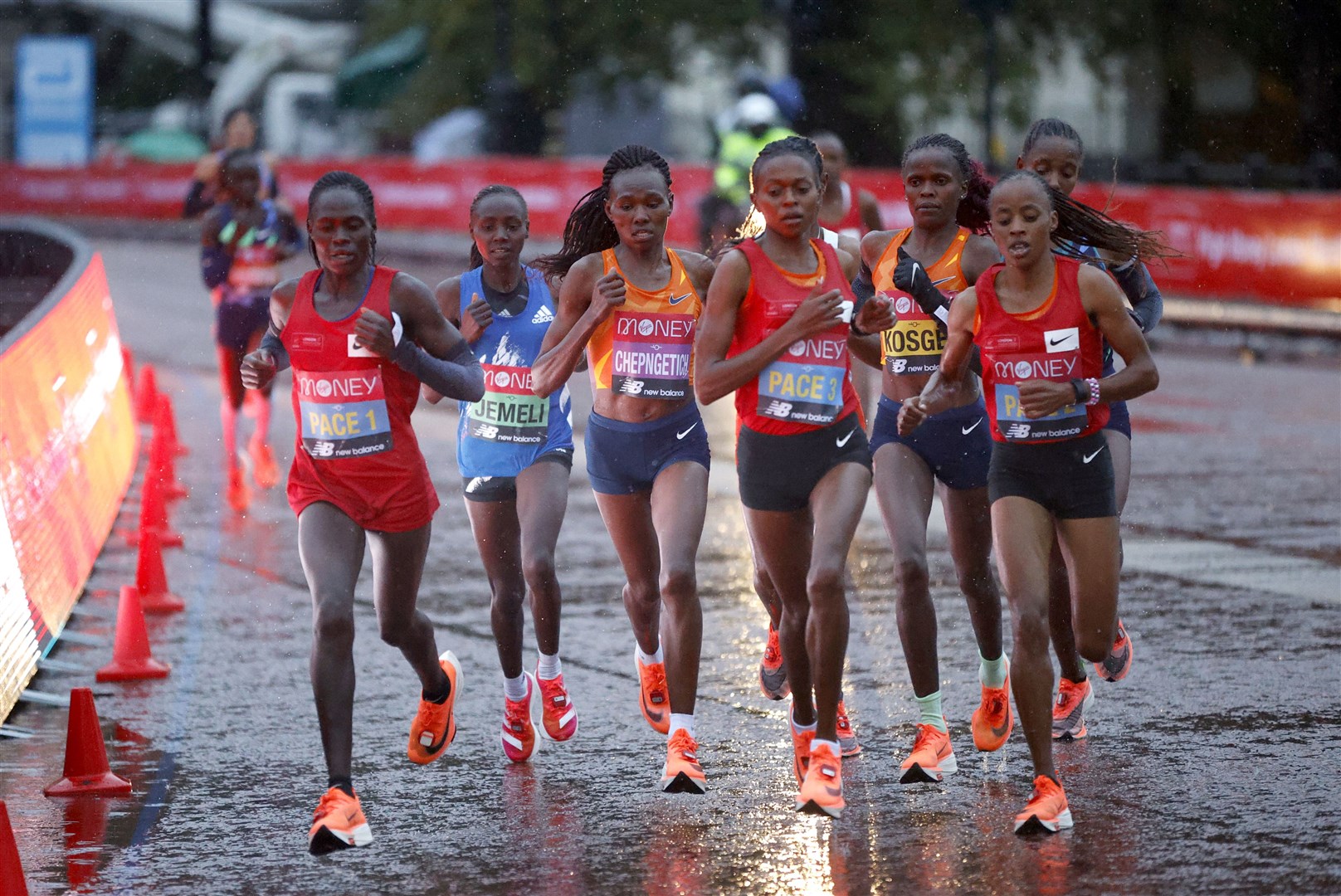 Competitors in action during the elite women’s race (John Sibley/PA)