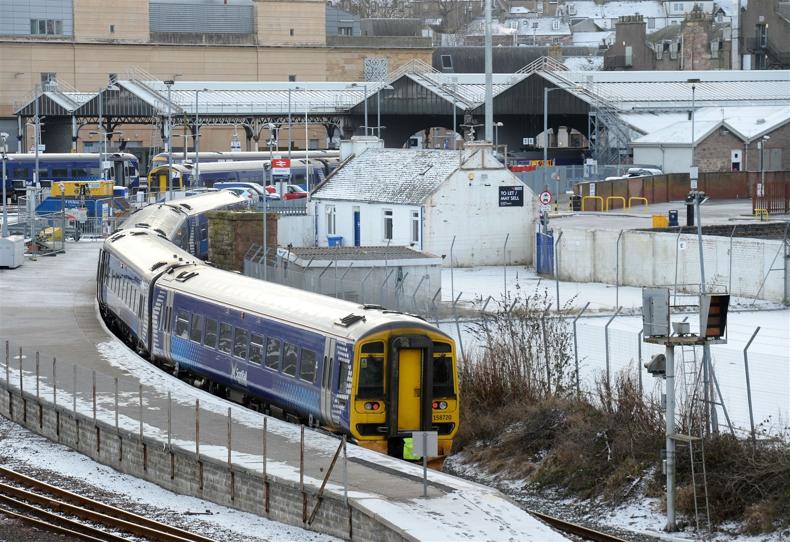 Train at North platform Inverness Rail Station..Picture: Gary Anthony..