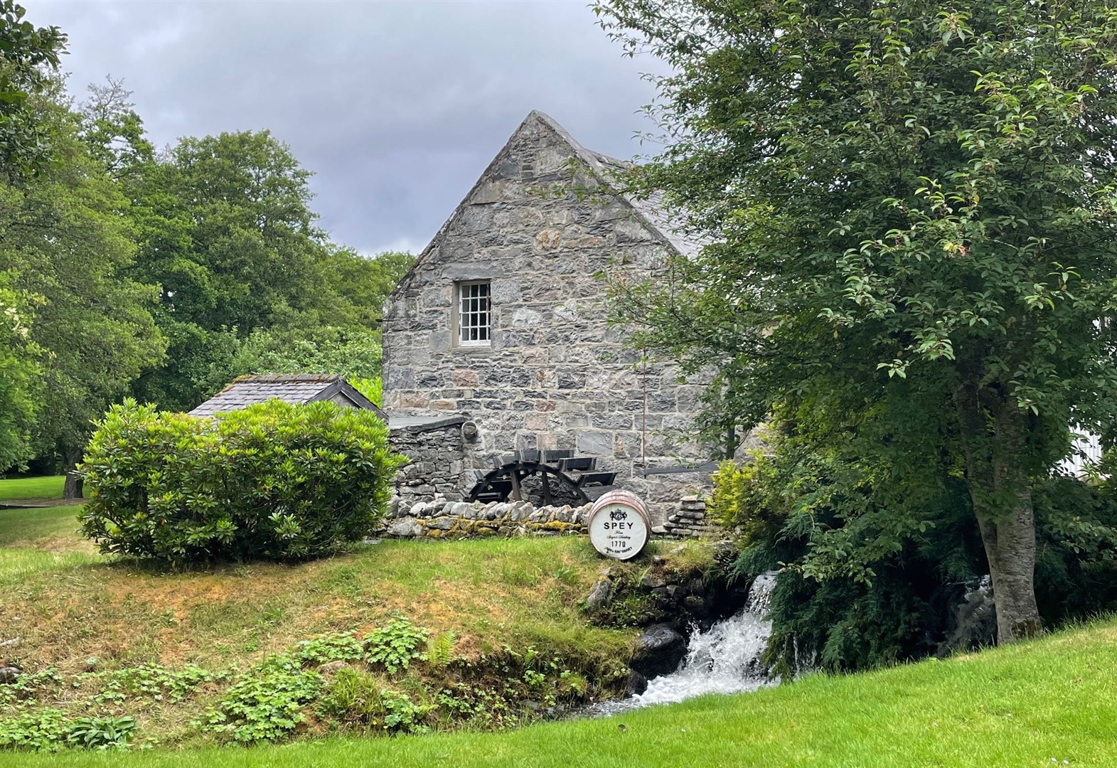 The stunning Speyside Distillery at Glentromie.