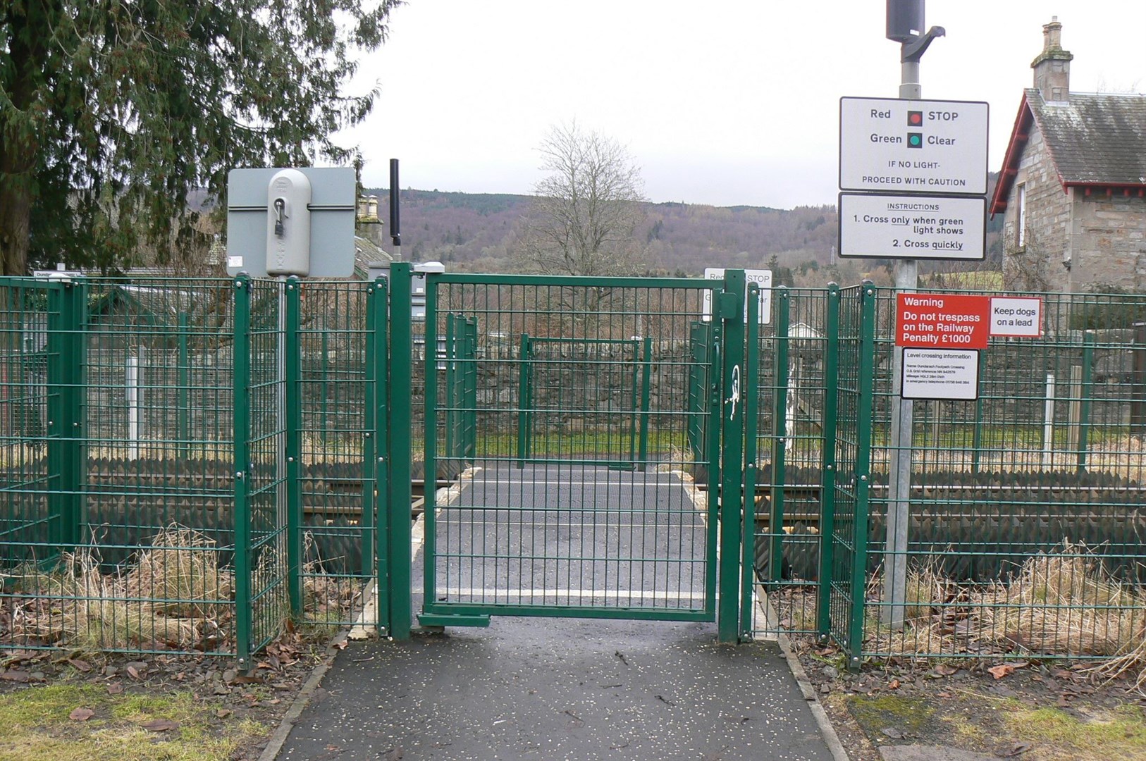 The crossing system at Pitlochry which was ruled out by Network Rail for the Ben Alder crossing at Dalwhinnie.