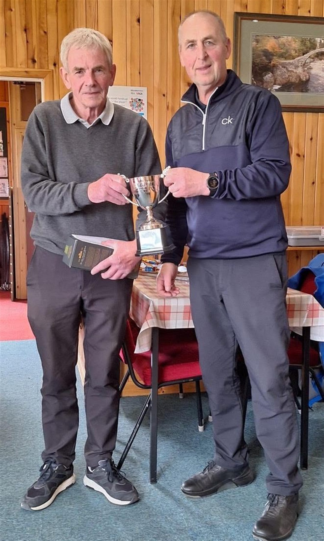 CARRBRIDGE: Charlie Edwards Winner (Left) Martin Hendry (Right)