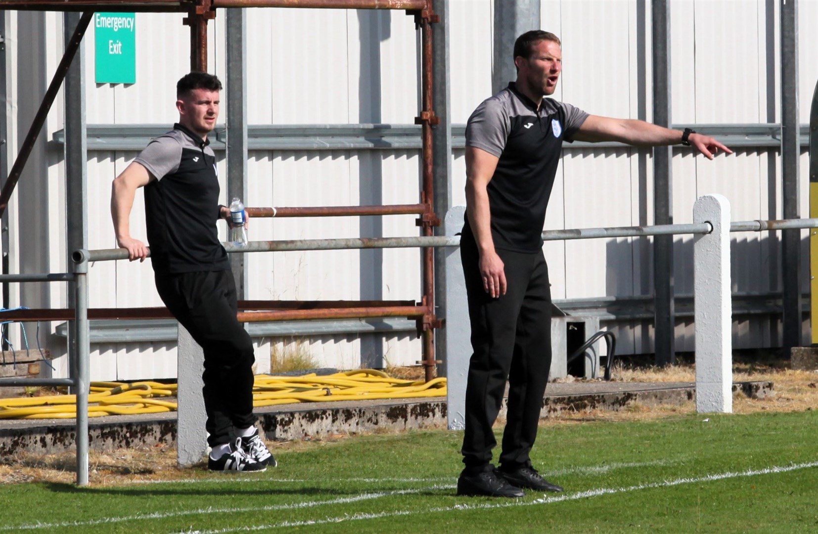 Jags boss Ryan Esson gives orders from the touchline during Saturday's victory. Picture: Frances Porter.