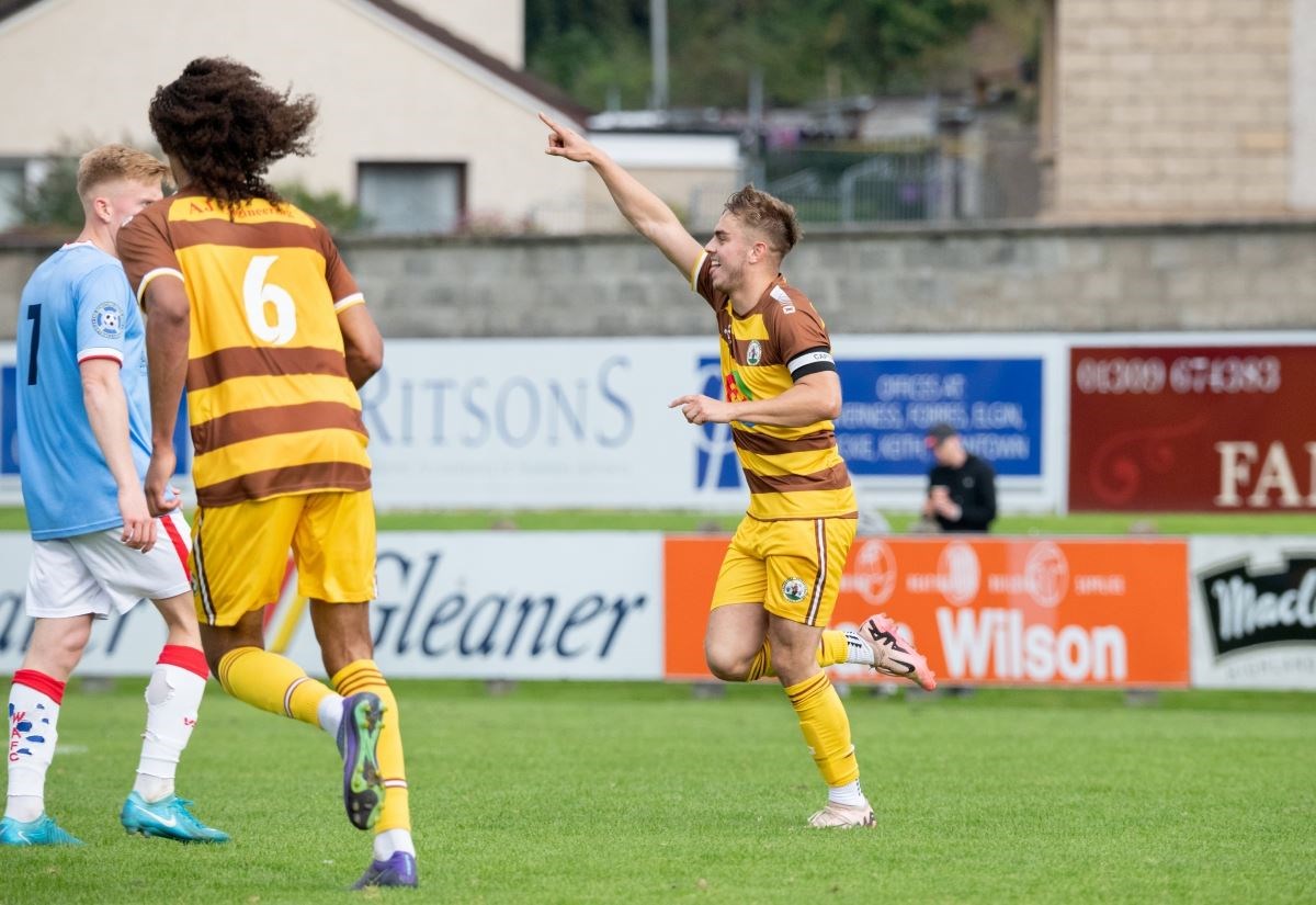 Mark McLauchlan celebrates his long-range strike - which made the scoreline 3-1 to the hosts. Picture: Daniel Forsyth.