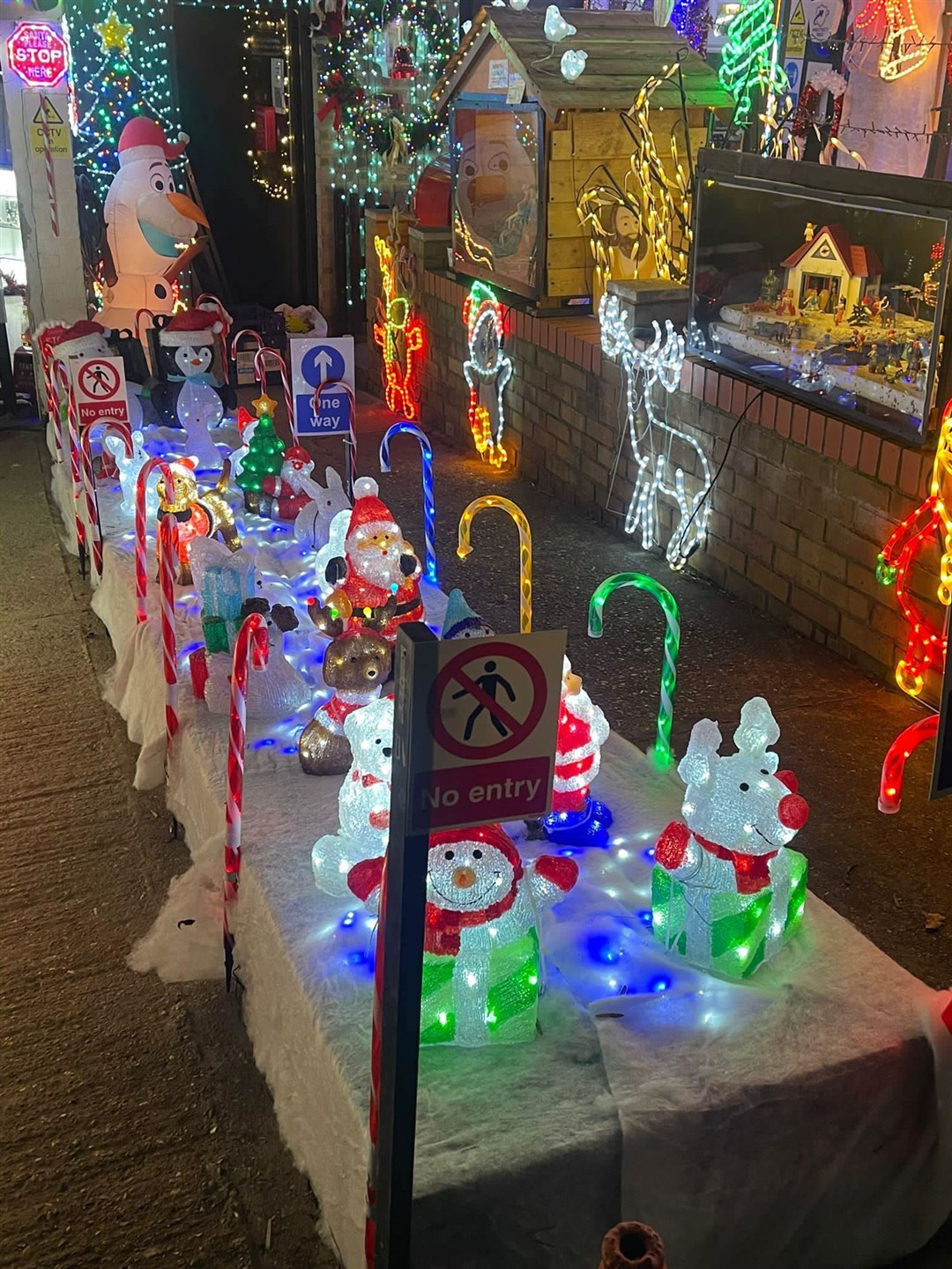 The Pulises’ home is known as ‘the Christmas lights house’ (Pulis family/PA)