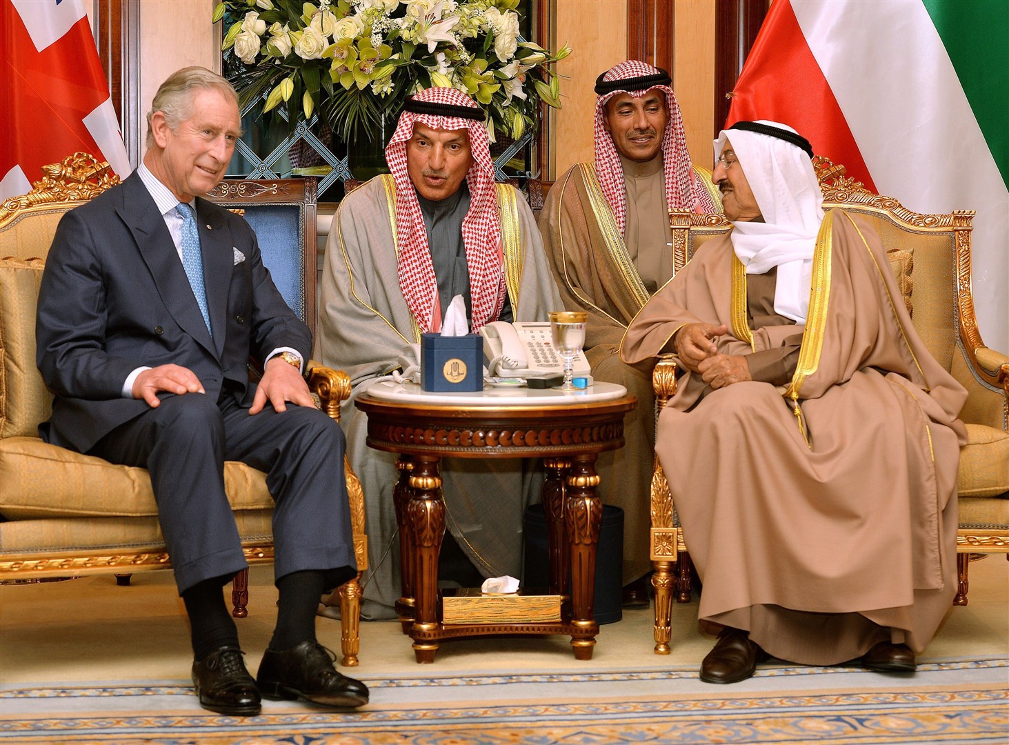 The Prince of Wales talks with the emir of Kuwait (John Stillwell/PA)