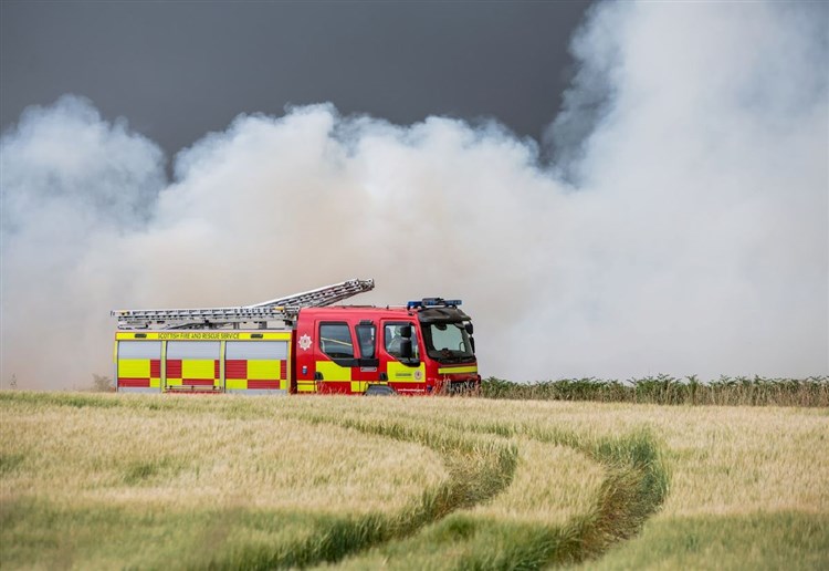 Volunteer appeal as battle continues to contain wildfires
