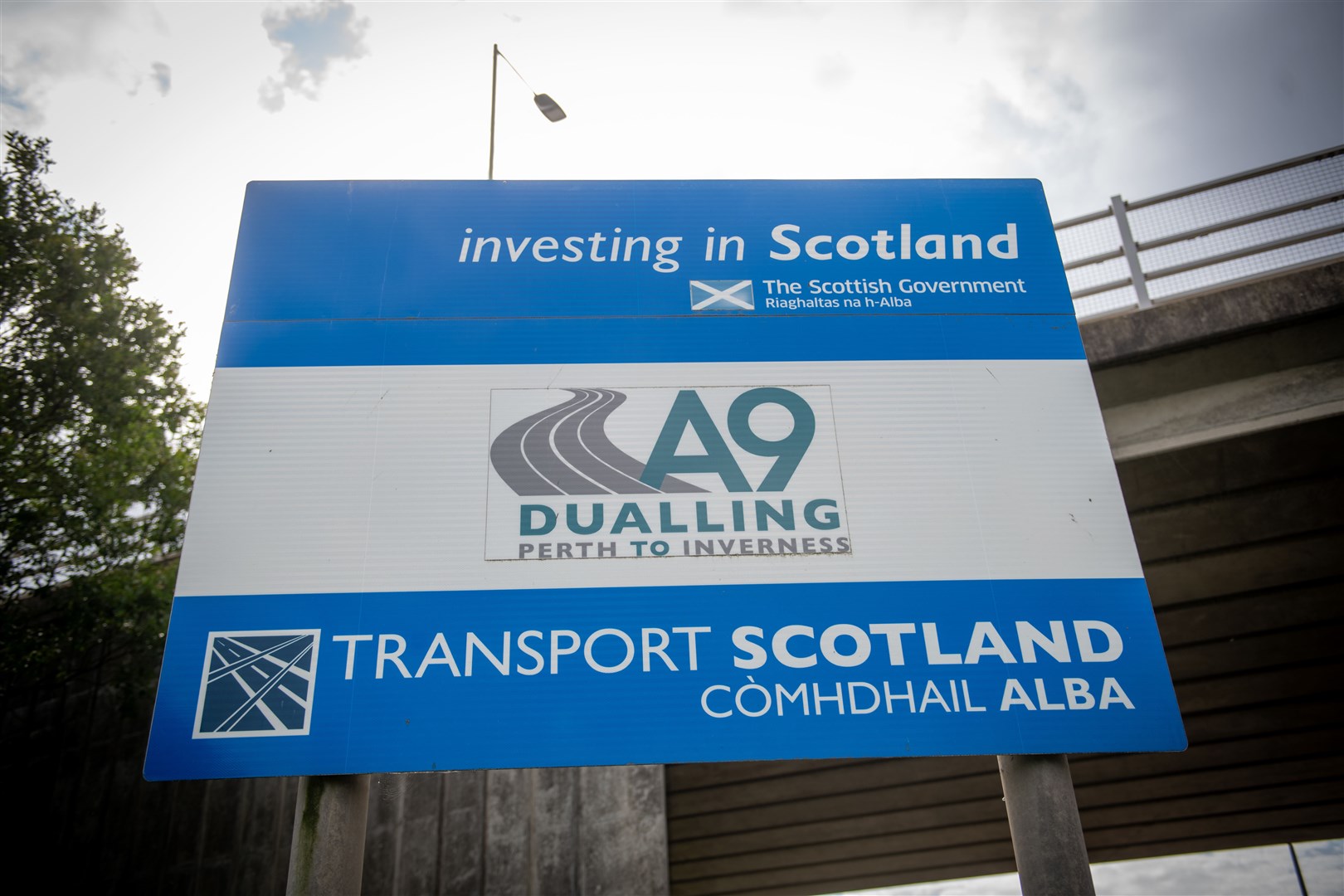A new completion date for dualling the A9 from Inverness to Perth has been set.