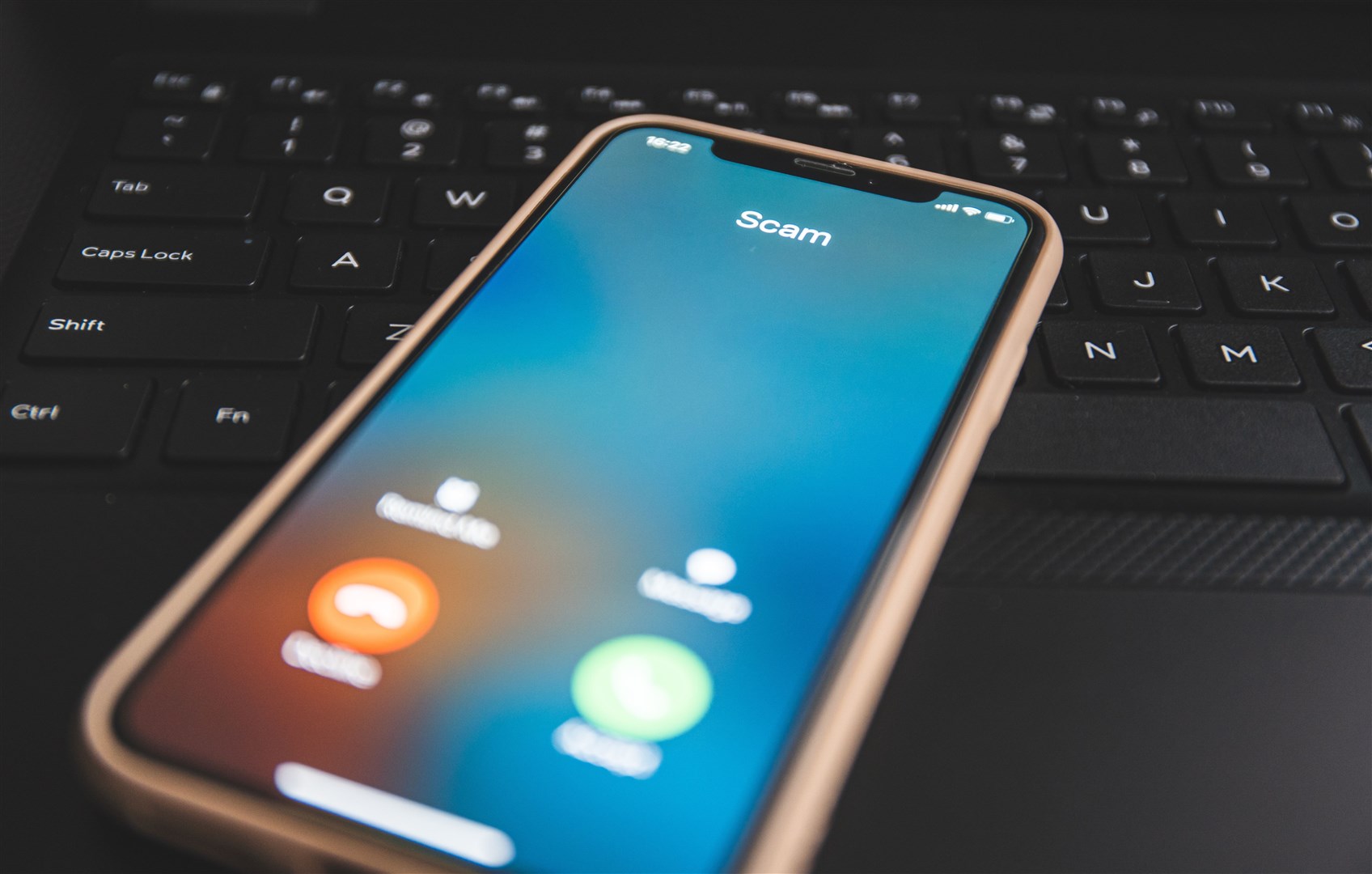 Scammers are targeting mobile phones.