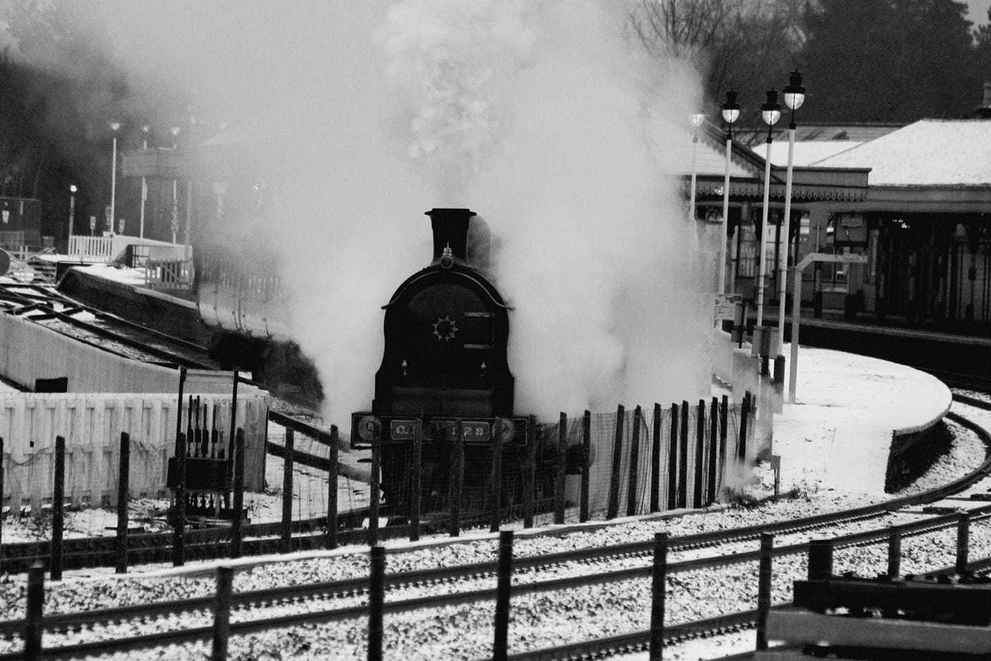 Steaming through at Aviemore (David Macleod)