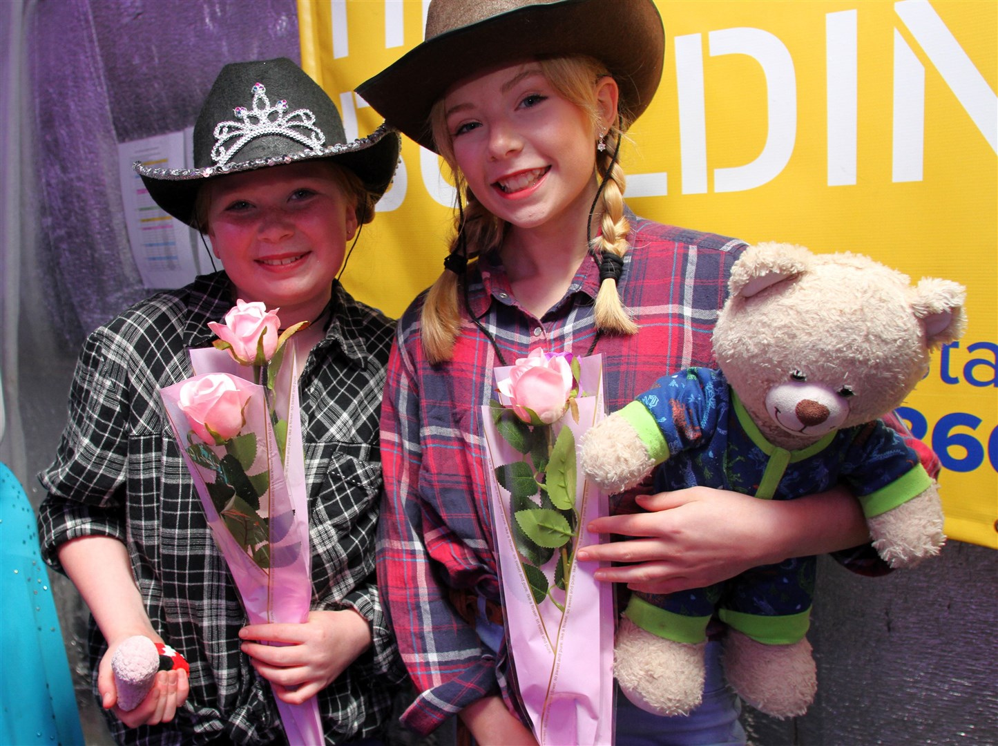 HOWDY: Aviemore skaters Aimee and Ellie Macleod (right).