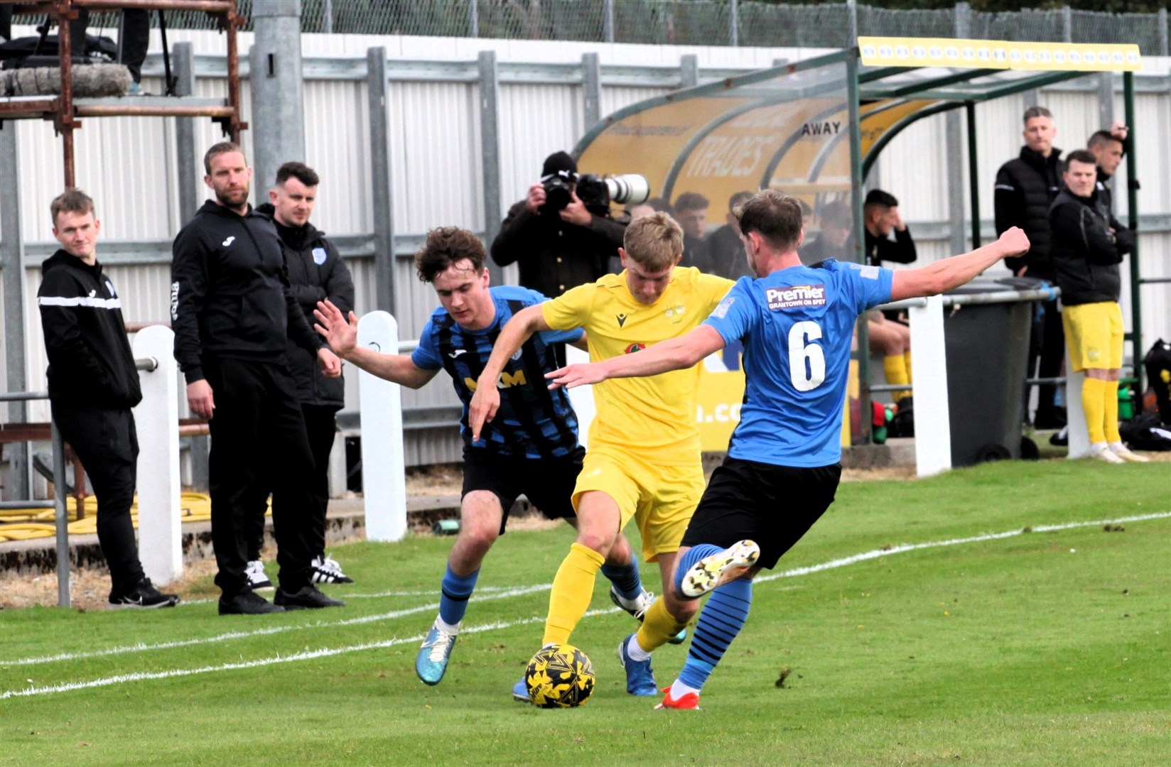 Ali Nixon and Liam Shewan close down the ball on Saturday.