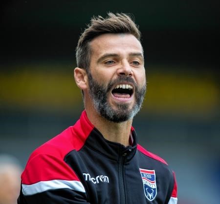 Stuart Kettlewell barking orders at his players.