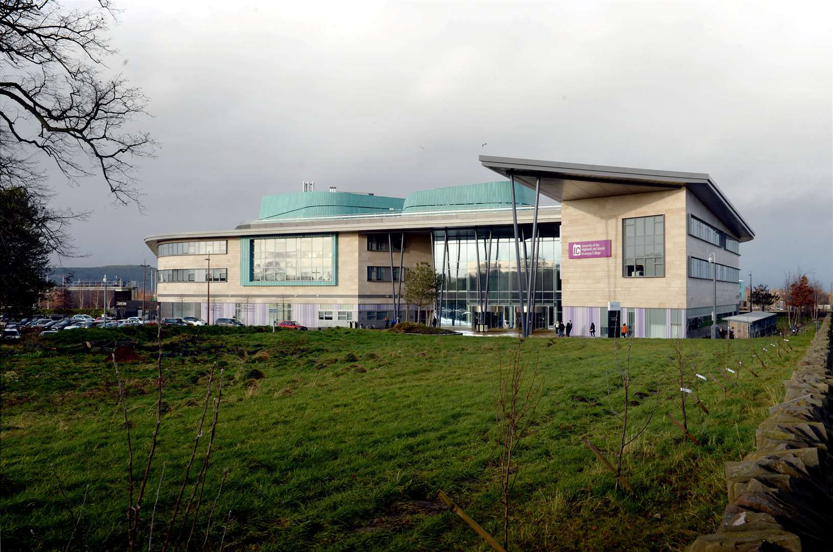 All UHI campuses, including Inverness College, are to suspend face-to-face teaching.