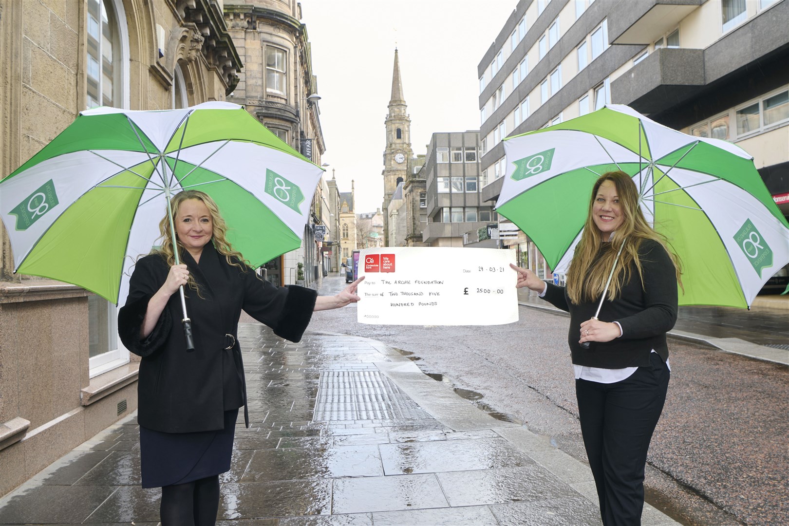 Mary Nimmo of Archie Foundation with Jo McLaren, Tulloch Homes.