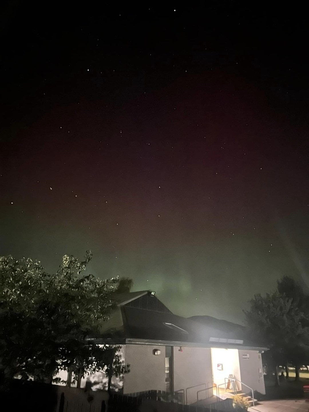 Laura's aurora: Laura Hansler's lovely shot over Kincraig Community Hall.