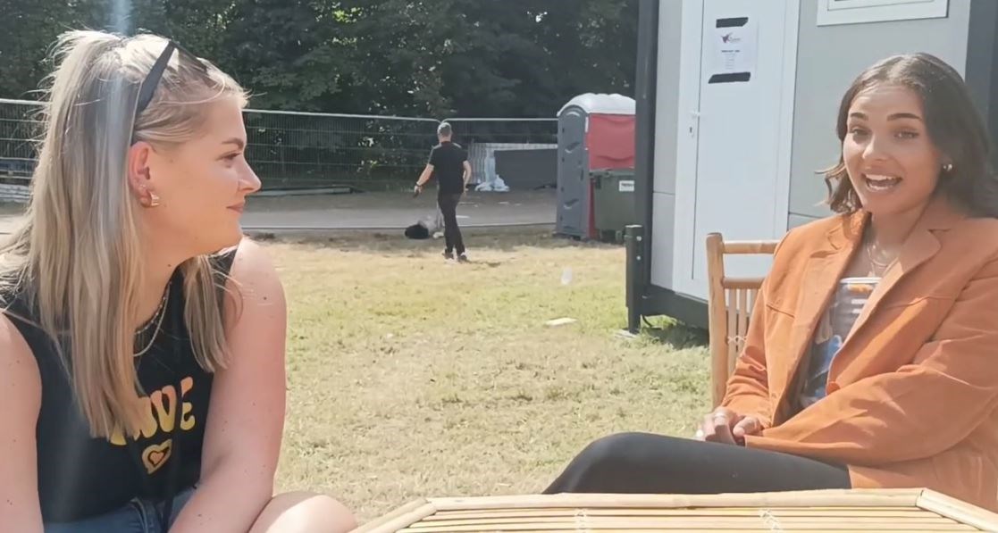 Interviewing singer Tamzene. A local from Cromarty, I’ve always adored Tamzene’s music. She’s recently just played Glastonbury, and I’ve seen her a few times now. It’s always incredible to sit down with people you truly admire and get the chance to chat.