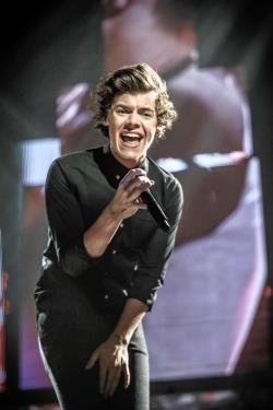 Harry Styles, captured live onstage in 1D3D Movie.