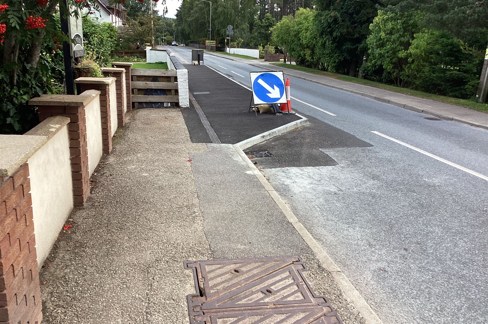 "We as neighbours put up signs to warn drivers of the hazard but they were removed by someone - now the council have had to put something up, as it’s a hazard" says David Mackenzie