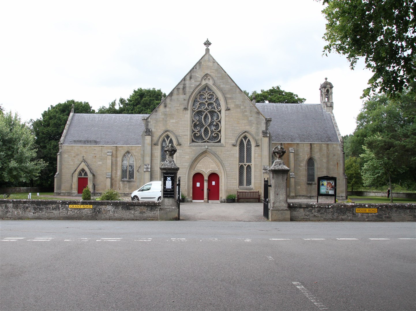 The main view leading to Inverallan Church.