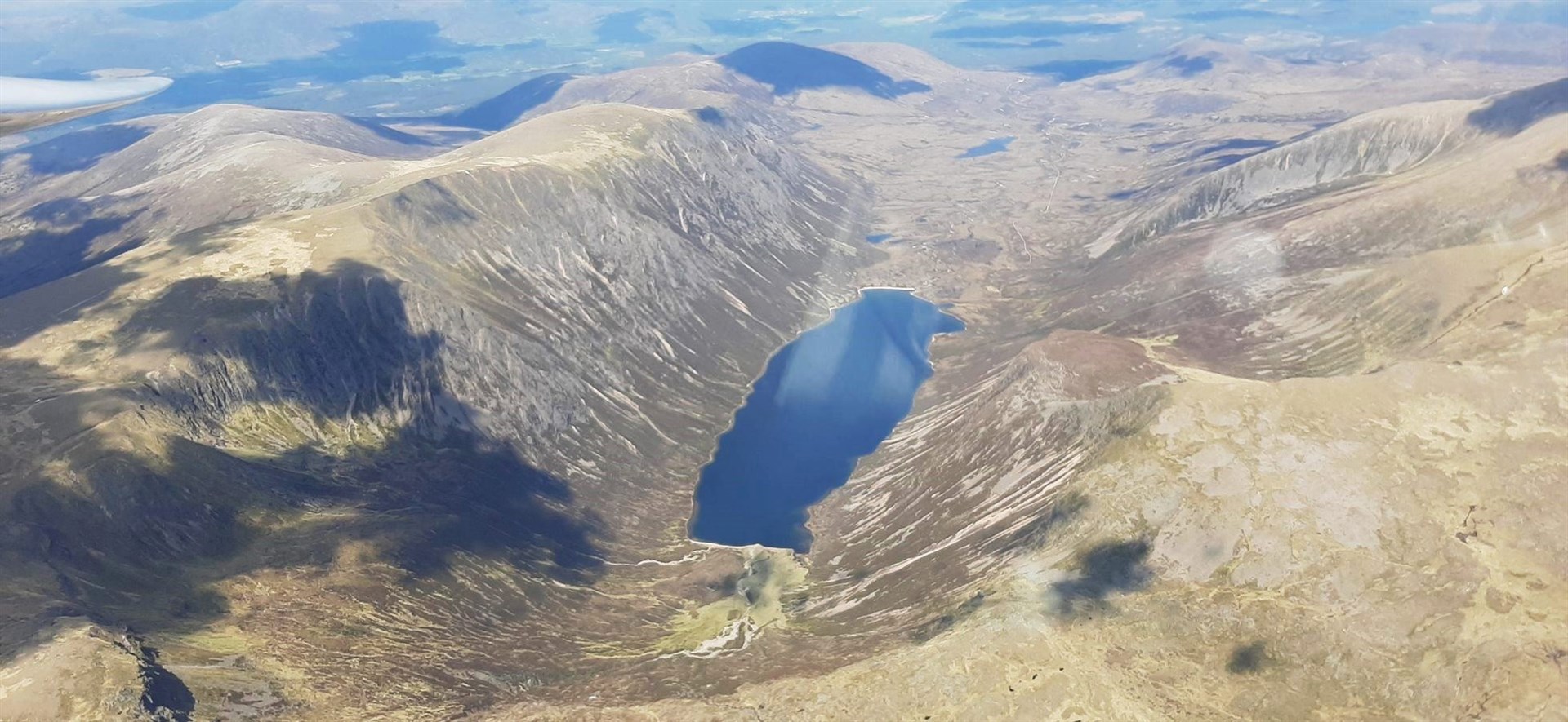 Loch Einach by Bob Petrie