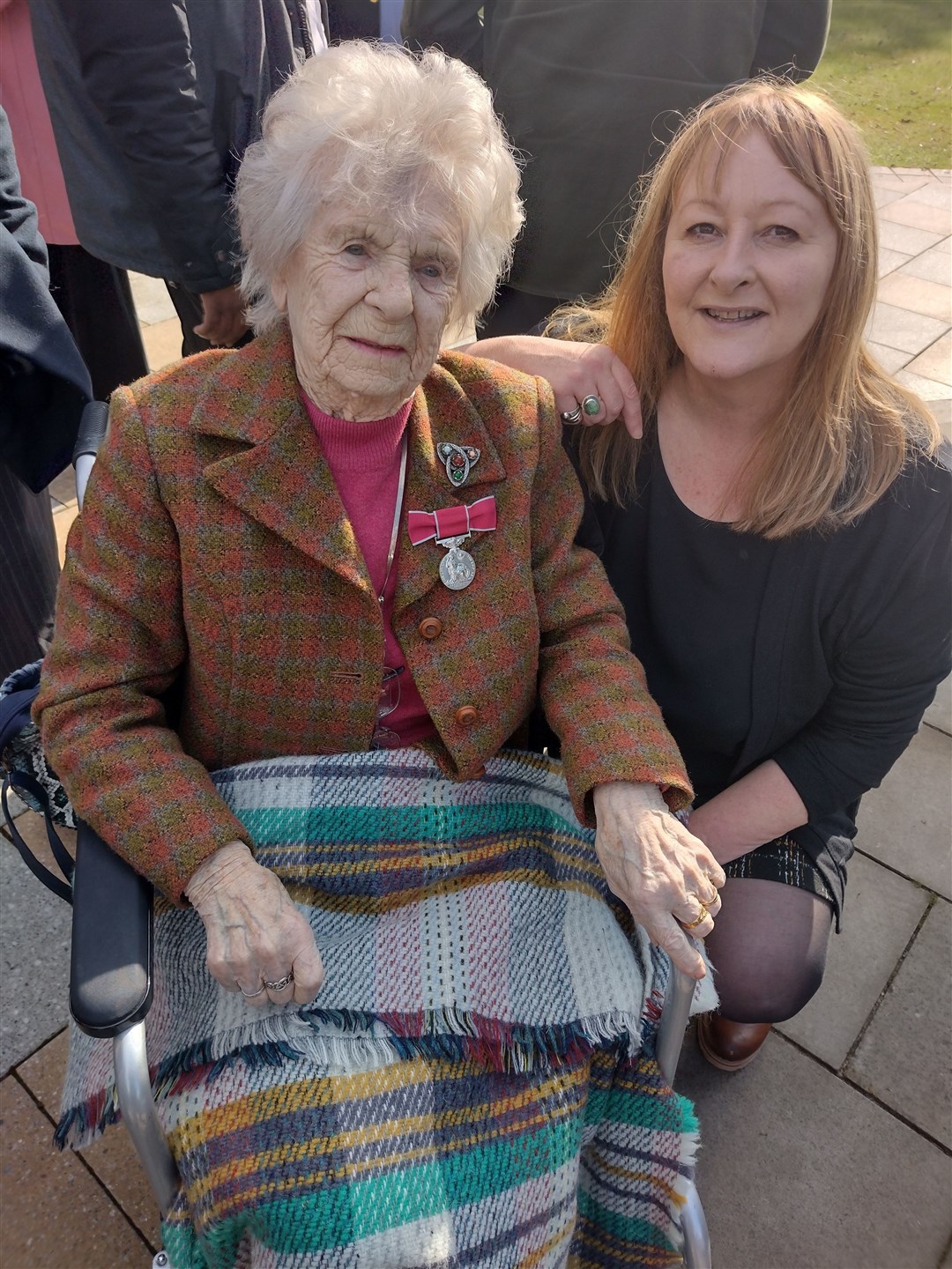 Isobel Harling BEM and her granddaughter Geraldine Craig