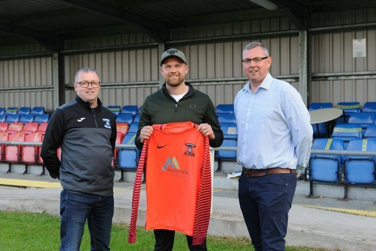 Robert Donaldson will be competing for the keeper's top at Seafield Park. He is pictured along with manager Charlie Brown and club vice-president Ian Anderson.