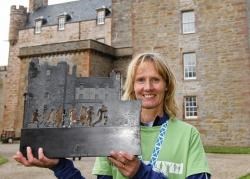 Ladies’ winner Carolyn Milne with her trophy. Photo: John Baikie / Captiv8.